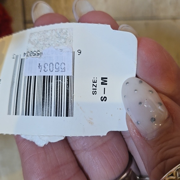 New Kootenay Knitting Company Red/White "Canada" Mittens - Picture 7 of 8